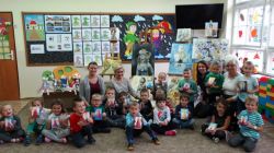 Pamiątkowe zdjęcie z panią Aleksandrą